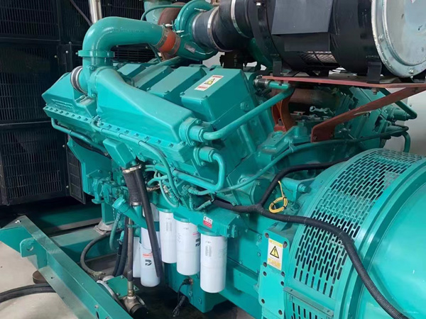 靖安更换100kW柴油发电机组机油时，需要注意哪些事项？